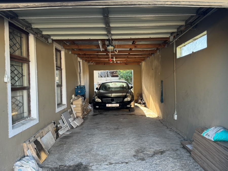 5 Bedroom Property for Sale in Forest Village Western Cape